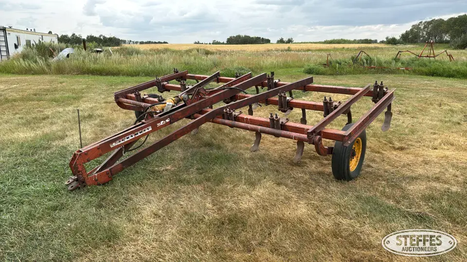 Cockshutt 247 Chisel Plow