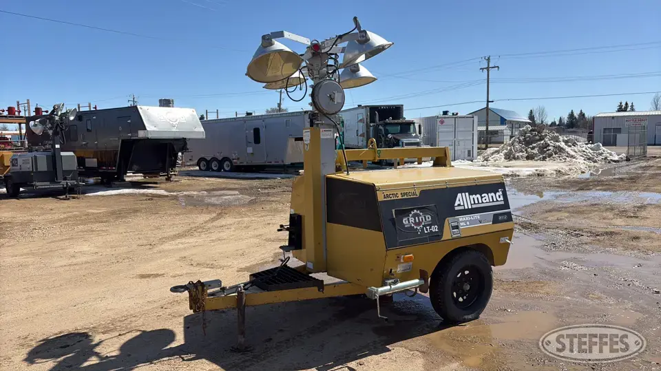 2011 Allmand Bros Maxi-Lite 8 Light Tower