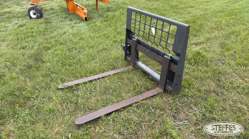 Bobcat pallet forks Skid Steer Fork