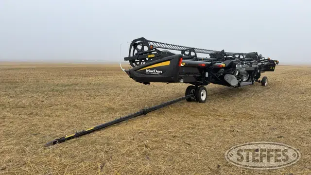 2017 MacDon FD75-D