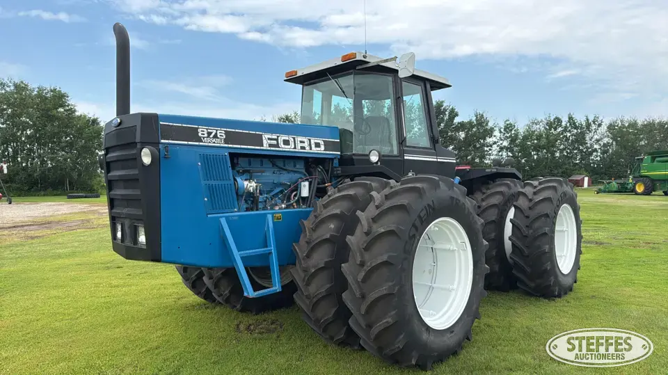 1990 Ford Versatile 876 4WD Tractor