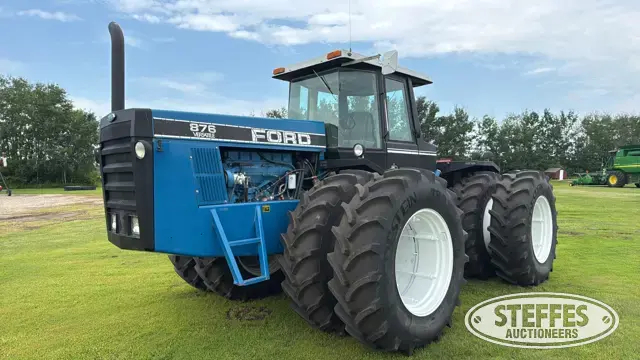 1990 Ford Versatile 876