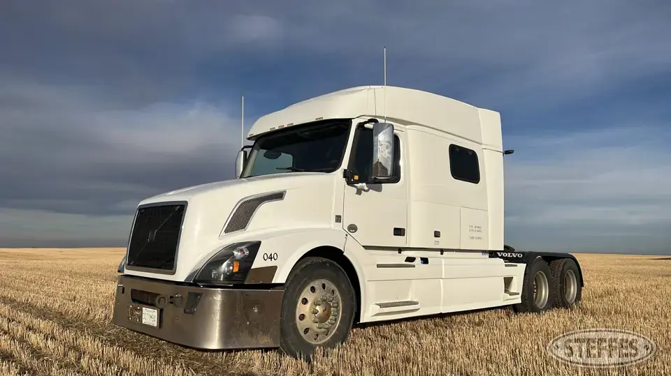 2017 Volvo VNL Conventional Truck with Sleeper