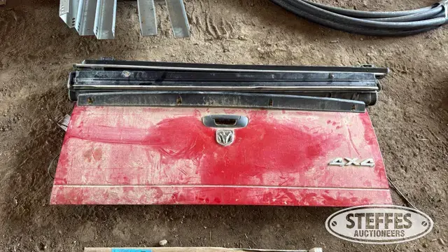 Dodge tailgate & tonneau cover