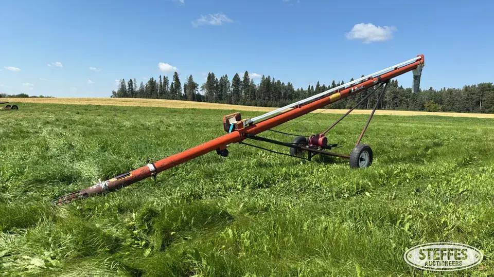 Brandt 735 Straight Auger
