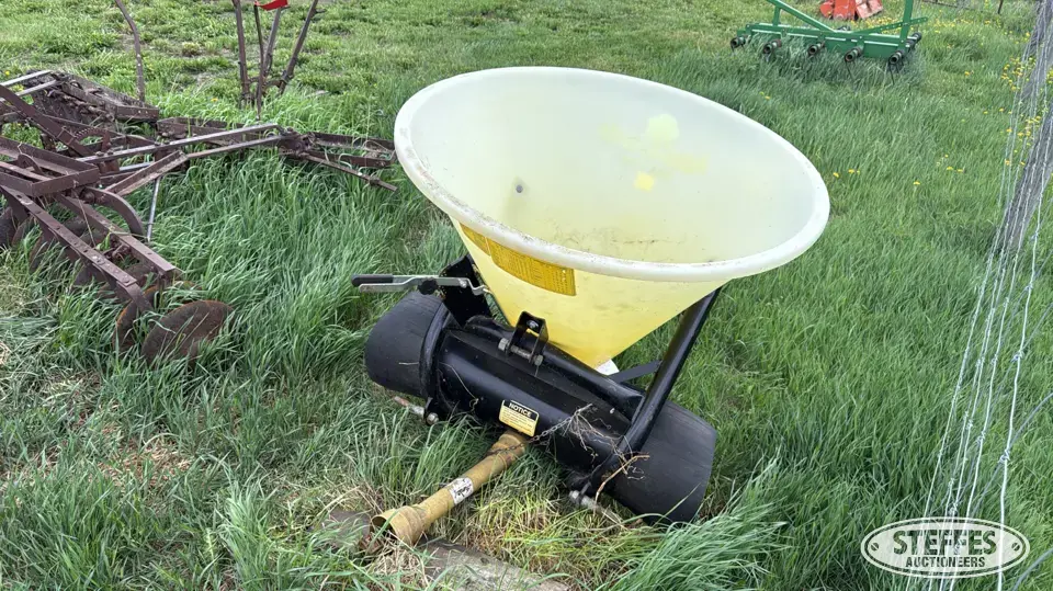 Land Pride FSP 700 Lawn Sprayers and Spreader