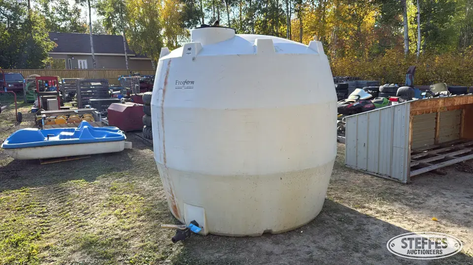 Freeform 1,750 Imp. gal. poly tank