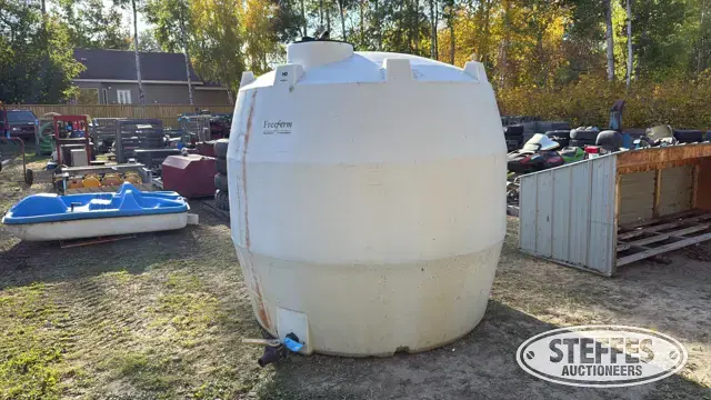 Freeform 1,750 Imp. gal. poly tank