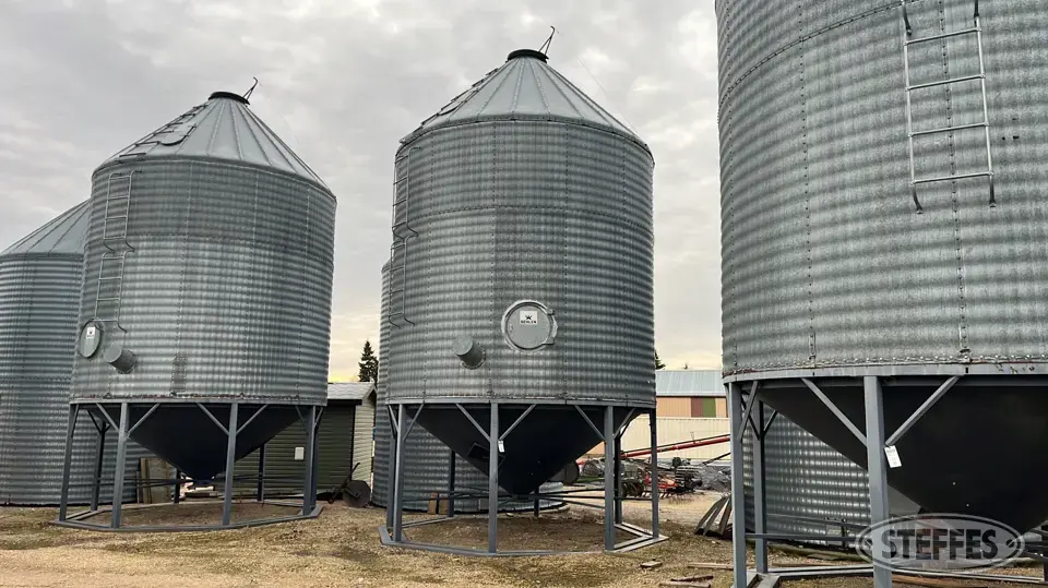 Behlen 2911 Hopper Bin