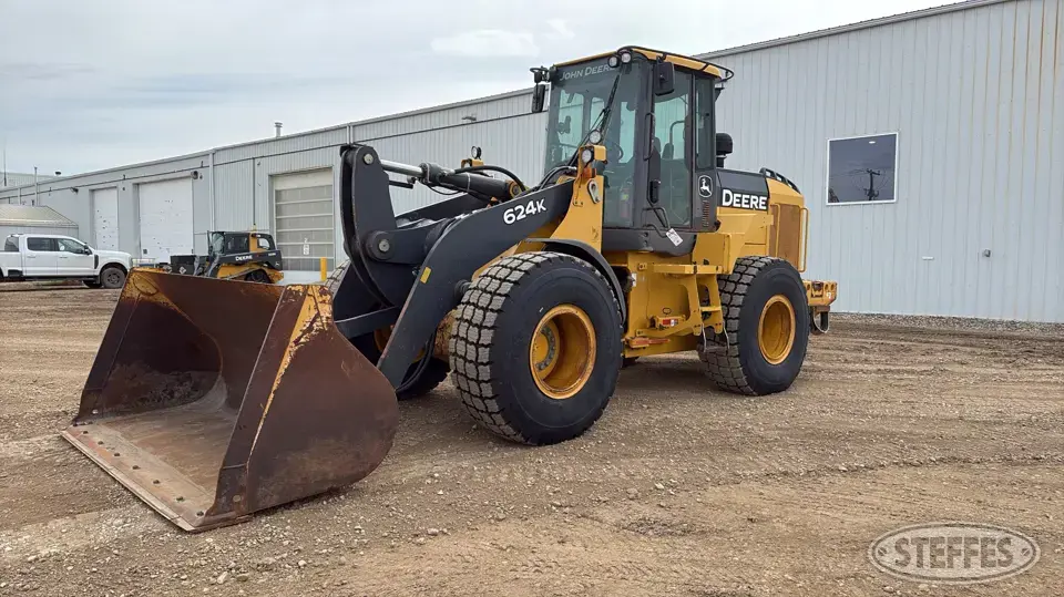 2010 Deere 624K Loader