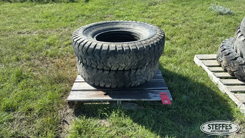 (2) 10.00-20 tires Truck Tire