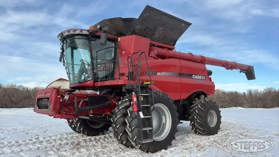 2015 Case IH 8240 Combine