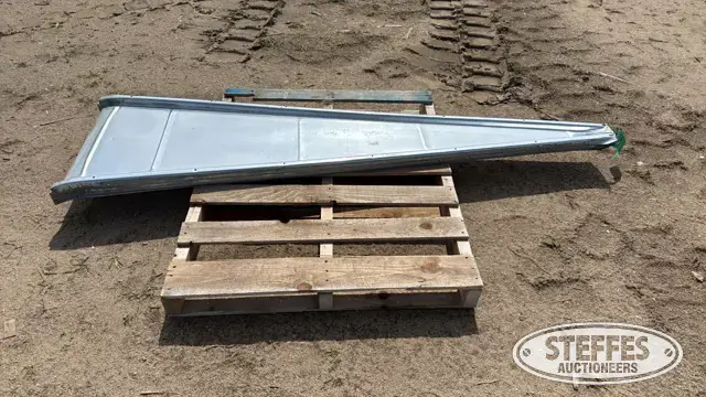 (11) Bin roof pieces