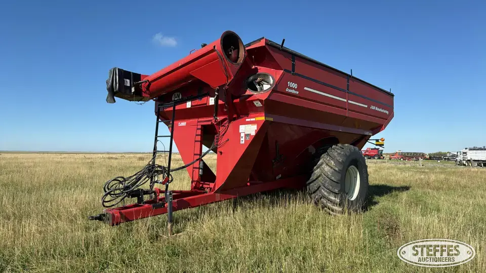 J&M 1000 GrainStorm Grain Cart