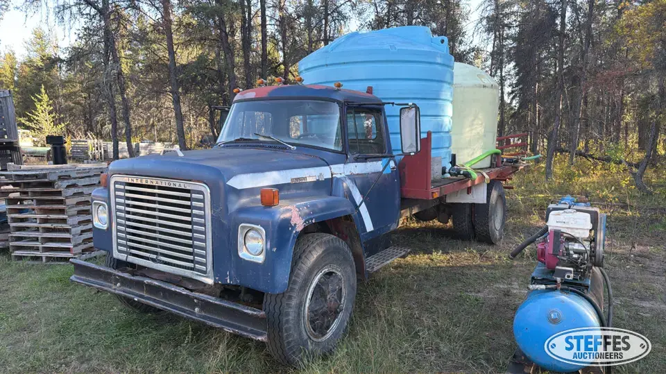 International Loadstar 1700 Flatbed Truck