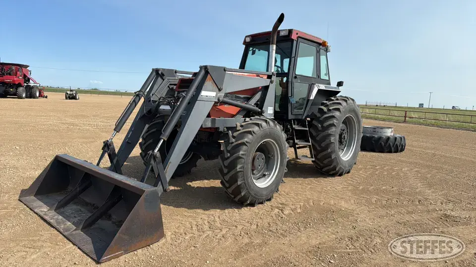 1986 Case IH 3394 MFWD Tractor