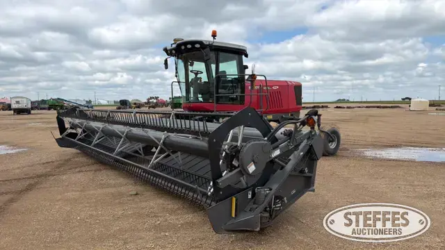 2012 Hesston WR9740