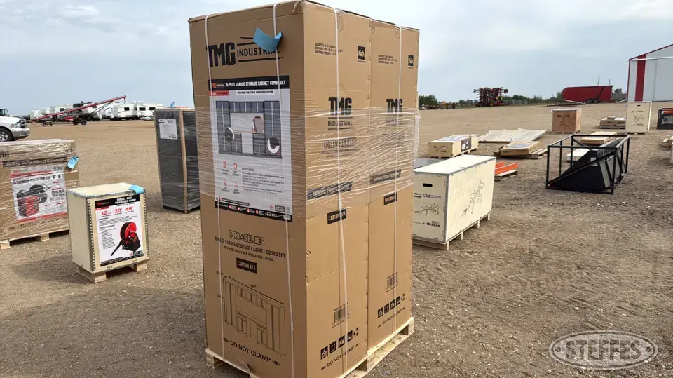 2025 TMG GCC08B Storage and Bench