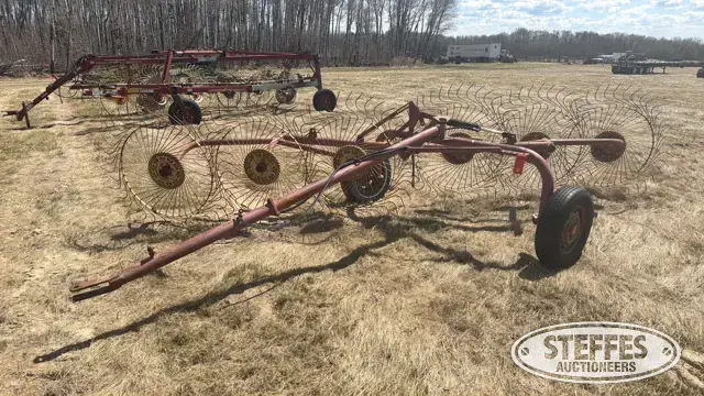 Vicon LH side delivery rake