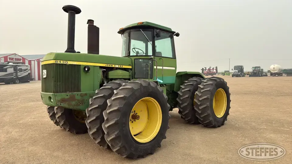 1976 John Deere 8430 4WD Tractor