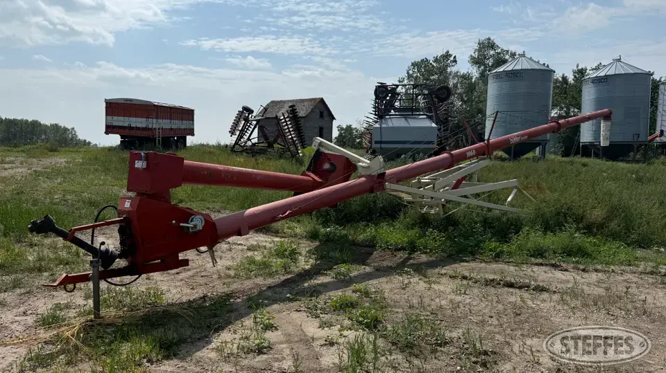 Buhler Farm King 1060 Swing Hopper Auger
