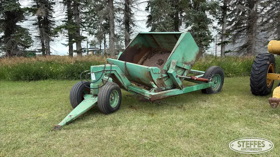 Crown 600 Pull Scraper