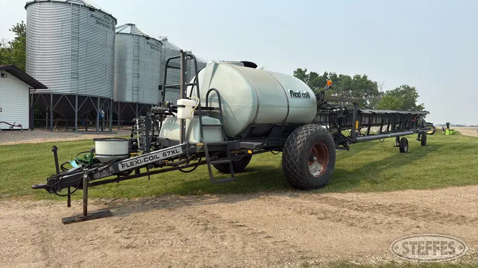Flexi-Coil 67XL Pull-Type Sprayer