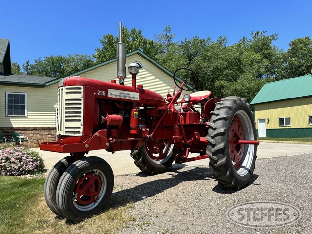 Duane & Irene Burg Antique Tractor Auction