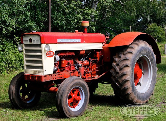 Tom & Gail Barthel International Antique Tractor Auction