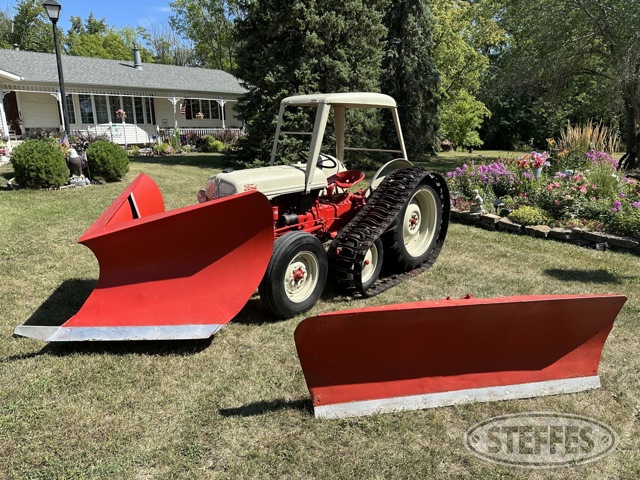 Jim Briske Ford Tractor Collectible Auction