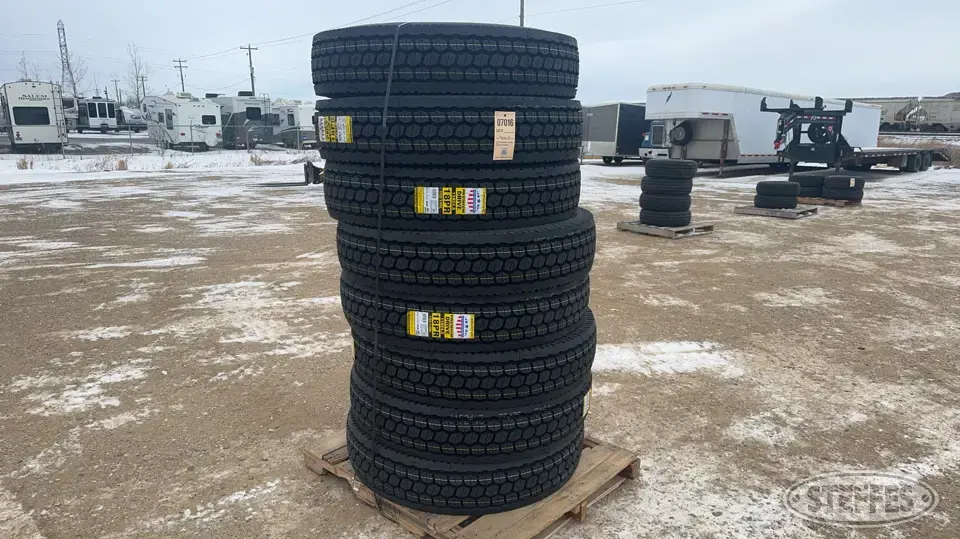 (8) Zwarth 11R24.5 drive tires Truck Tire