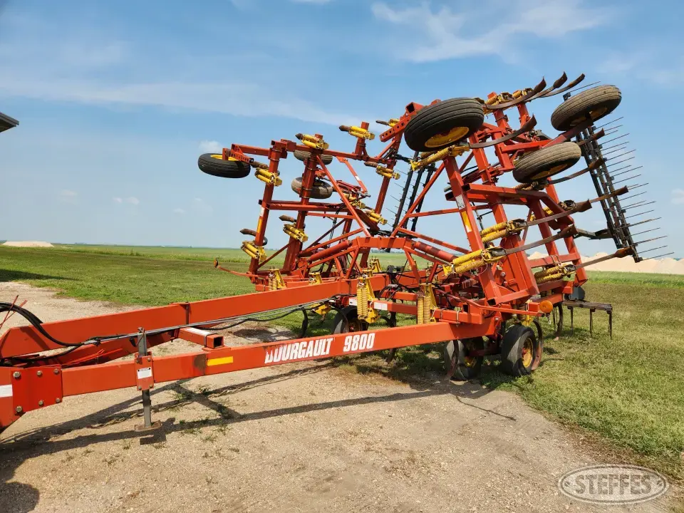 Bourgault 9800 Chisel Plow