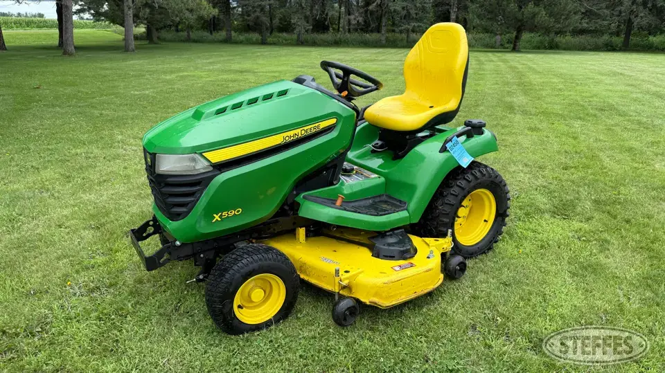 2016 John Deere X590 Lawn Tractor