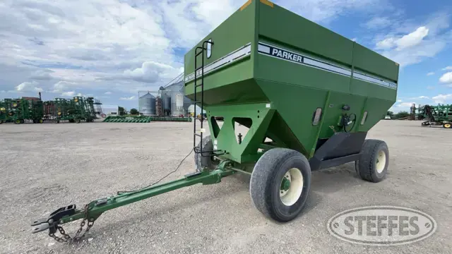 2004 Parker 605
