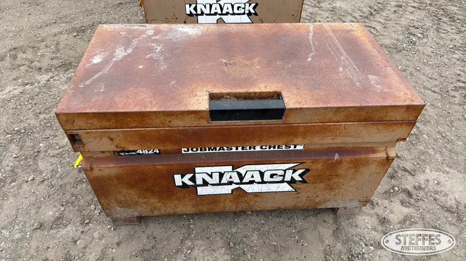 Knaack 4824 Jobmaster Storage and Bench