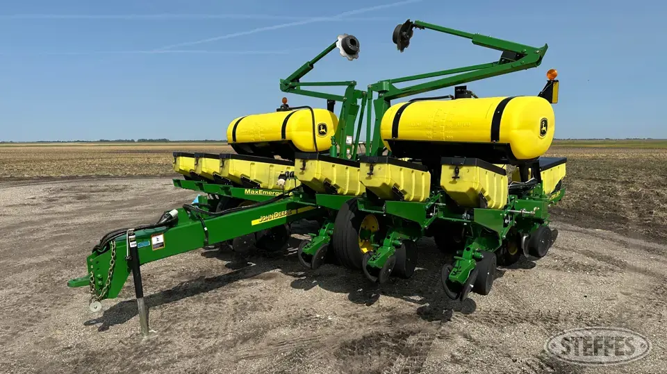 2013 John Deere 1760 12 or More Row Planter
