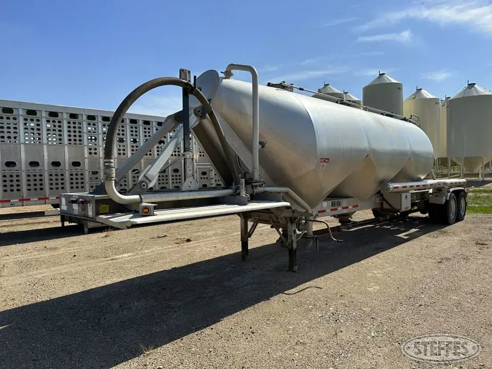 2013 LBT Tank Trailer