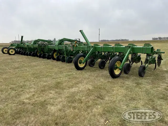 1997 John Deere 856