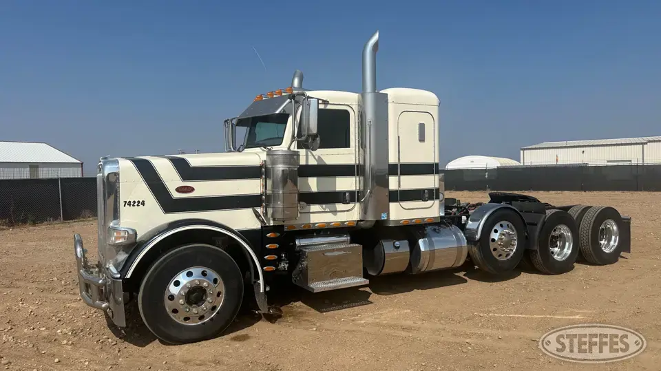 2019 Peterbilt 389 Conventional Truck with Sleeper