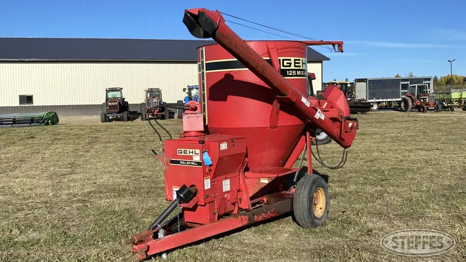 Gehl 125 Forage Processing