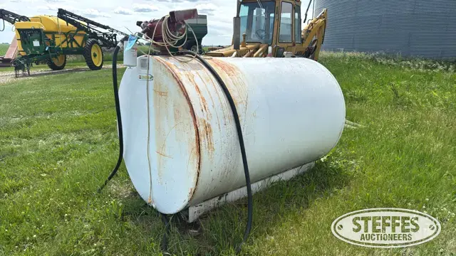 Derson Mfg. 550 gal. fuel tank