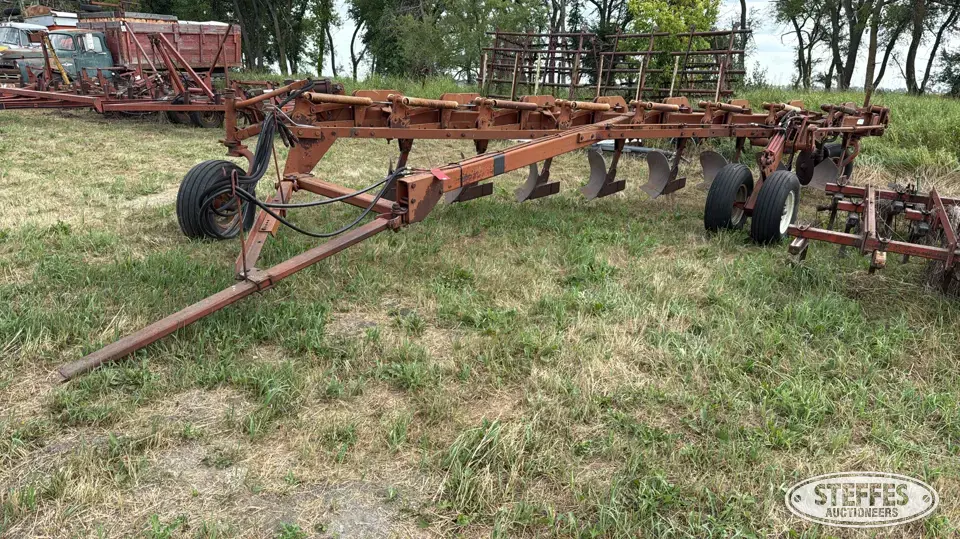 Melroe plow