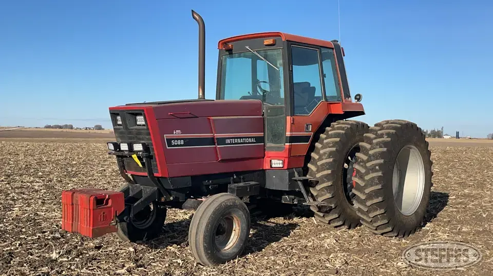 1983 International 5088 2WD Tractor