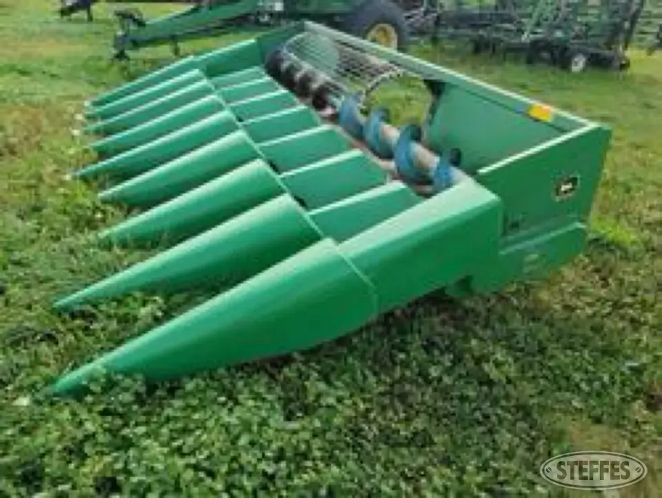 John Deere 843 Corn Head