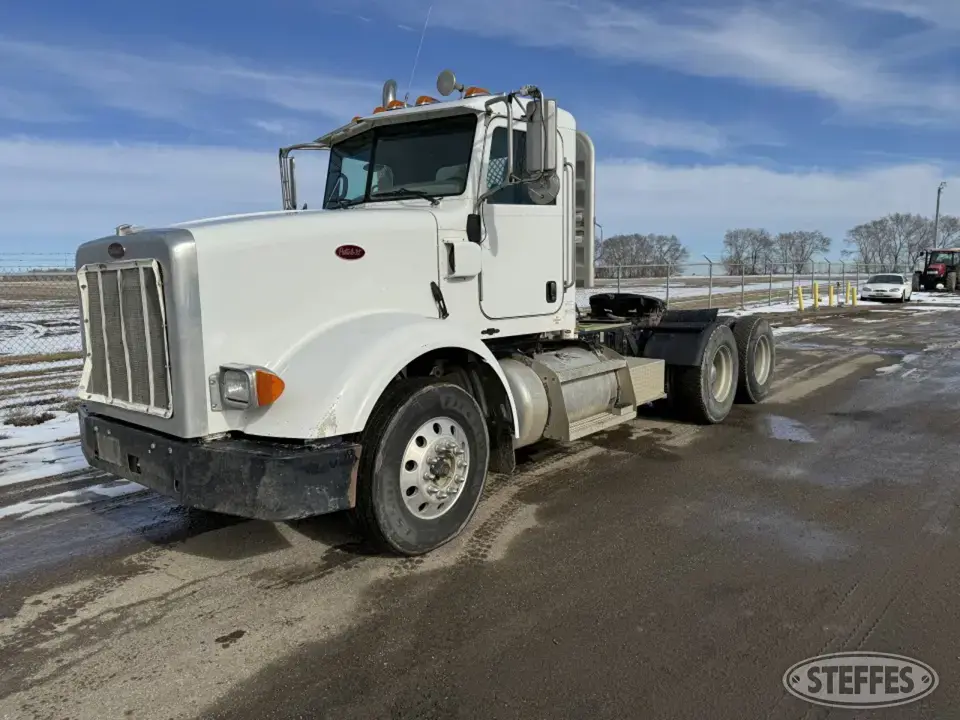 2010 Peterbilt 367 Conventional Truck without Sleeper