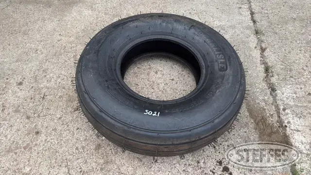 (1) Carlisle 9.5L-14SL tire