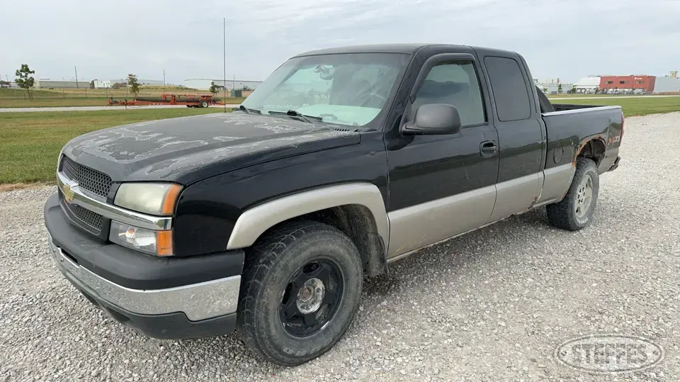 2003 Chevrolet Silverado 1500 Half Ton Pickup