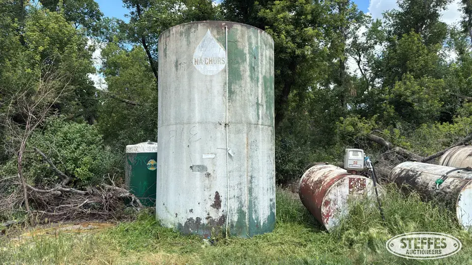 Approx. 5,500 gal. liquid fertilizer tank Tanks-Other