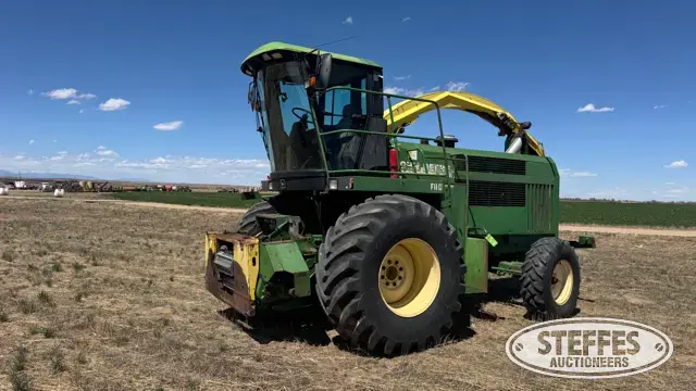 1998 John Deere 6850