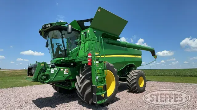 2023 John Deere S790